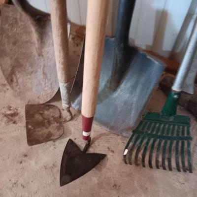YARD TOOLS (3)
