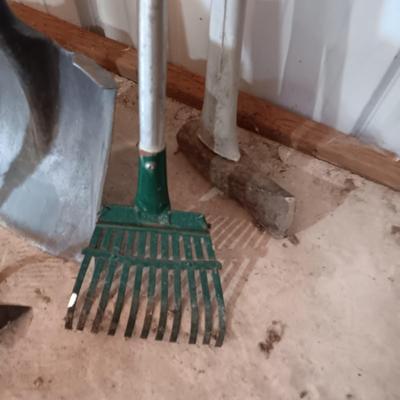 YARD TOOLS (3)