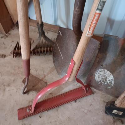 YARD TOOLS (4)