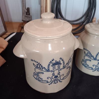 SET OF CANISTERS AND A SEALED BOX OF RECIPE CARDS