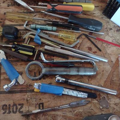 HAND TOOLS, WIRE BRUSH, HAND SAWS AND MORE
