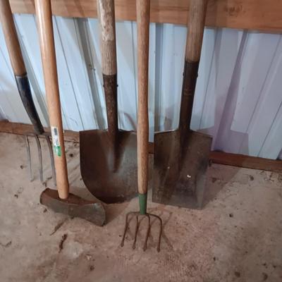 YARD TOOLS (6)