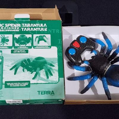Sale Photo Thumbnail #211: Terra by Battat Remote Controlled Tarantula New in box
Will receive item as is and is in great condition.