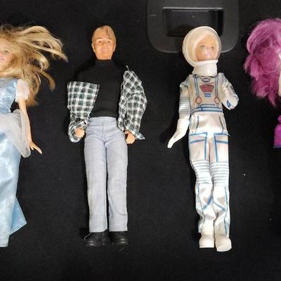 Sale Photo Thumbnail #217: Vintage Barbie & Monster High dolls

Will receive all items pictured and are in great condition