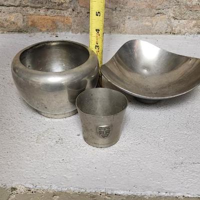 Sale Photo Thumbnail #324: Lot of silverplated and pewterware.