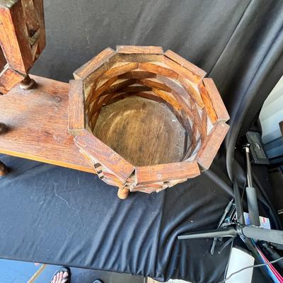 Lot 54 CuteVe spinning wheel planter