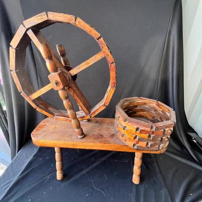 Lot 54 CuteVe spinning wheel planter