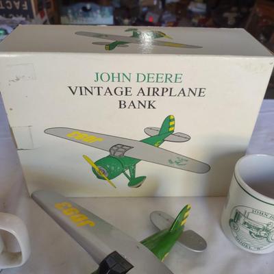JOHN DEERE VINTAGE AIRPLANE BANK TWO JOHN DEERE MUGS