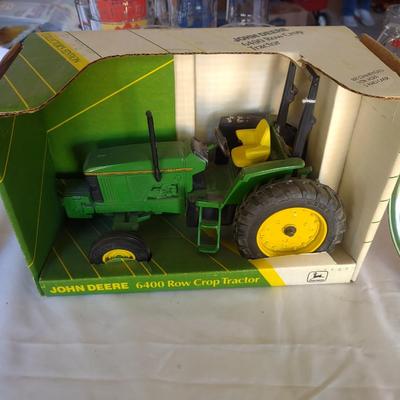 JOHN DEERE TRACTOR AND PLATE