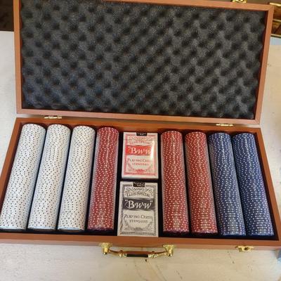 POKER CHIPS AND CARDS IN A CARRY CASE PLUS DUFF BEER THE SIMPSON PLAYING CARD