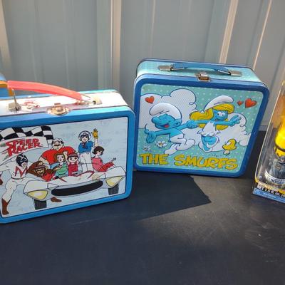 KIDS METAL LUNCH BOXES & A BATMAN PLAY SHAVE KIT