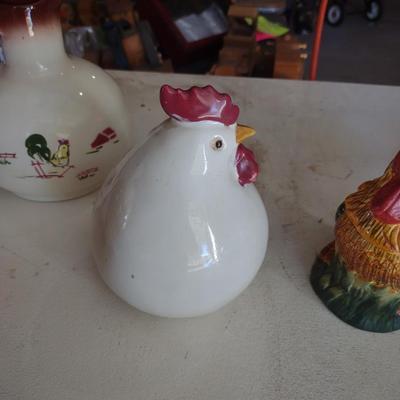 ROOSTER DECOR & SERVING PIECES