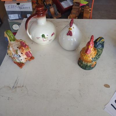 ROOSTER DECOR & SERVING PIECES