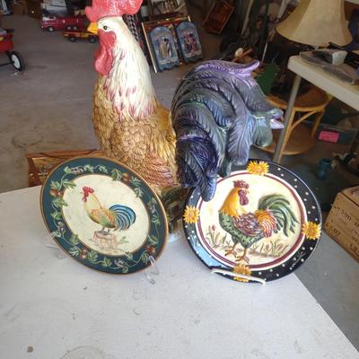 TWO DECORATIVE ROOSTER PLATES, LARGE ROOSTER FIGURE