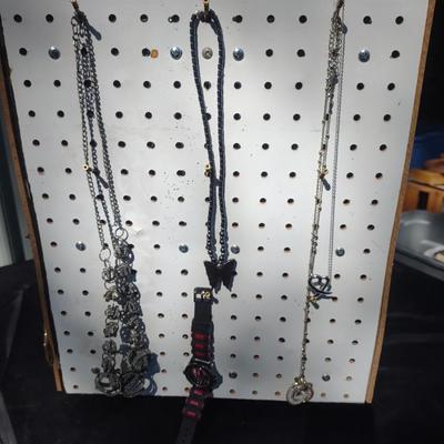 ROTATING JEWELRY DISPLAY AND COSTUME JEWELRY