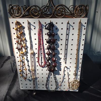 ROTATING JEWELRY DISPLAY AND COSTUME JEWELRY