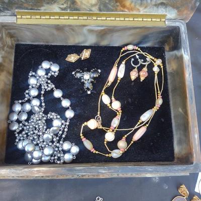 BEAUTIFUL JEWELRY BOX FILLED W/ JEWELRY