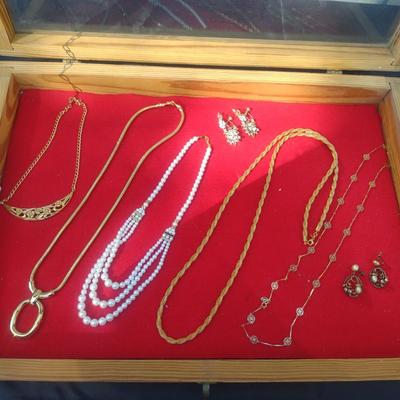 DISPLAY CASE W COSTUME JEWELRY