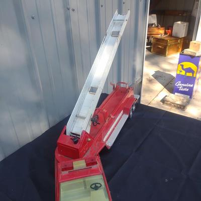 NYLINT AERIAL HOOZ-N-LADDER FIRETRUCK