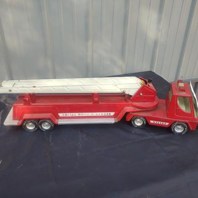 NYLINT AERIAL HOOZ-N-LADDER FIRETRUCK