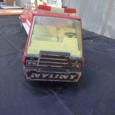 NYLINT AERIAL HOOZ-N-LADDER FIRETRUCK