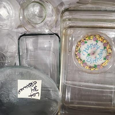 Glass baking supplies/dishes