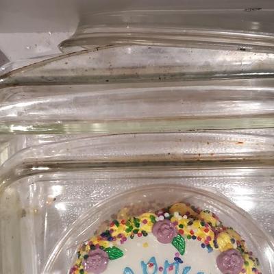 Glass baking supplies/dishes