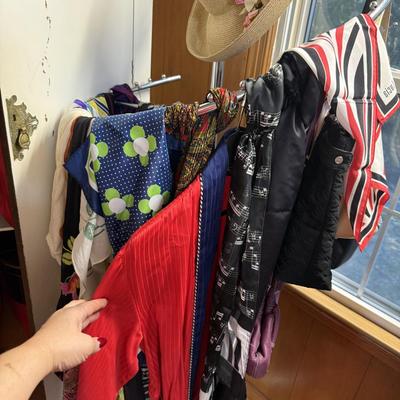 Sale Photo Thumbnail #134: - Clothing racks are not included. rug is in another lot. So not included. 

NO CHERRY PICKING or taking ONLY the items you want and leaving the rest or you will be banned! Please arrive with enough time to load. Bring boxes/any tools to assemble /dolly/p