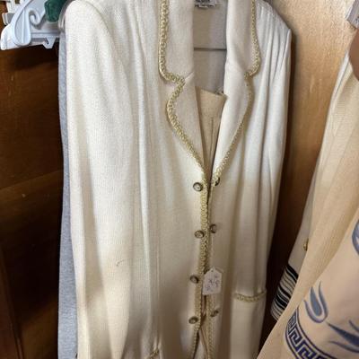 Sale Photo Thumbnail #132: - Clothing racks are not included. rug is in another lot. So not included. 

NO CHERRY PICKING or taking ONLY the items you want and leaving the rest or you will be banned! Please arrive with enough time to load. Bring boxes/any tools to assemble /dolly/p