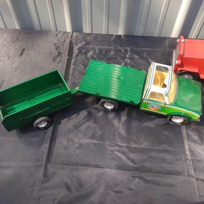 NYLINT TOY FARM TRUCKS