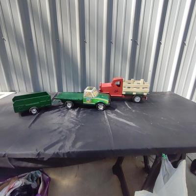 NYLINT TOY FARM TRUCKS