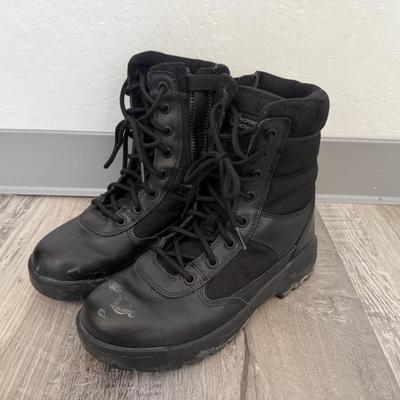 Sale Photo Thumbnail #54: Black leather and nylon lace-up boots with side zippers, rugged and built for heavy-duty use
Size 9