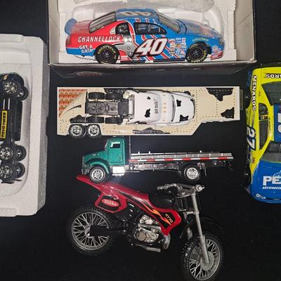 Sale Photo Thumbnail #266: Nascar | Tonka | Semi Truck Diecast Toy Lot