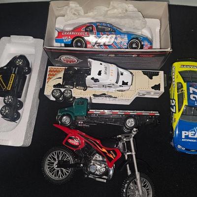 Sale Photo Thumbnail #264: Nascar | Tonka | Semi Truck Diecast Toy Lot
