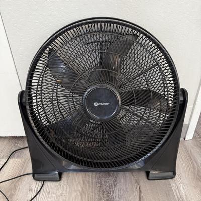 Sale Photo Thumbnail #73: Medium sized fan