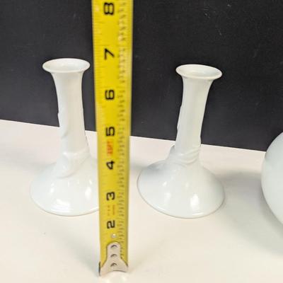 Sale Photo Thumbnail #872: Hutschenreuther Fleuron Chloe’ Paris Rotonde Candles Holders & Vase