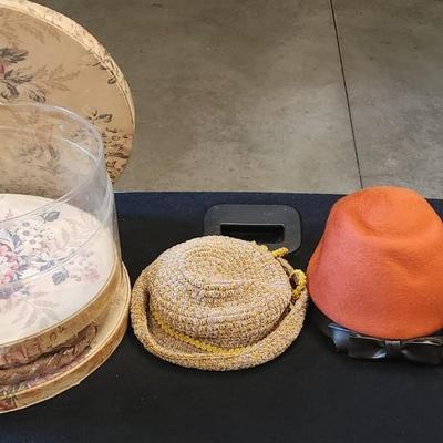 Sale Photo Thumbnail #306: Hat Box Clear Oval w/Assorted Vintage Hats

Will receive all items pictured as is
