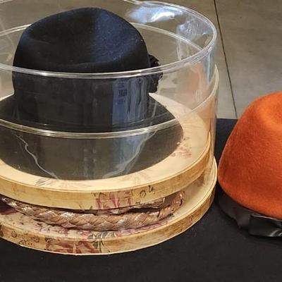Sale Photo Thumbnail #305: Hat Box Clear Oval w/Assorted Vintage Hats

Will receive all items pictured as is