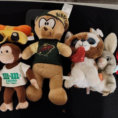 Sale Photo Thumbnail #315: Vintage Stuffed Animal & Plushie toy lot
Will receive all items pictured as is