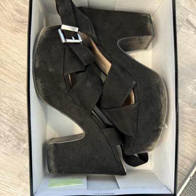 Sale Photo Thumbnail #125: Used 3 pairs of heels
