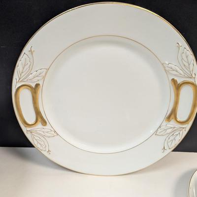 Sale Photo Thumbnail #915: 2 plates, 12 cups, 12 Saucers, 12 bowls, 1 serving bowl, 12 salad plates