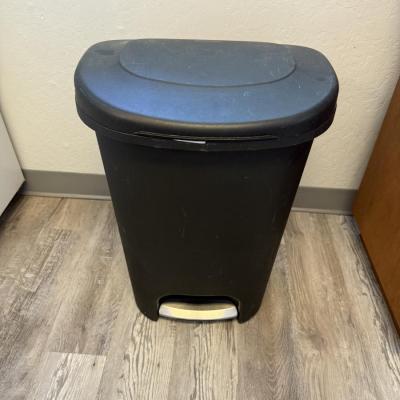 Sale Photo Thumbnail #181: Garbage can