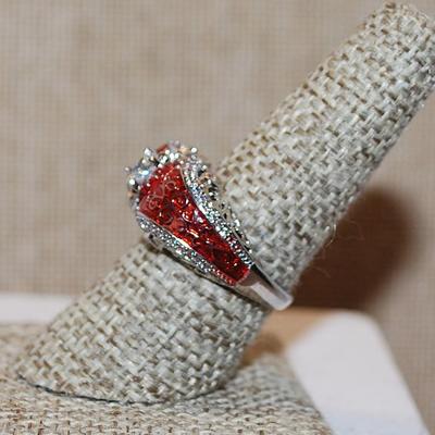 Size 8 Marked .925 "Puffy" ORANGE RED Party Ring with a Single Main Clear Round Stone on a Silver Band (5.9g)
