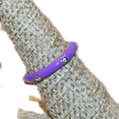 Size 7 Delicate LAVENDER Enamel Ring with 6 Accent Clear Stones on a Silver Tone Band (2.3g)
