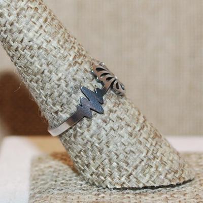 Size 8 Delicate Stainless Steel "SINGLE BUTTERFLY" Ring (1.5g)