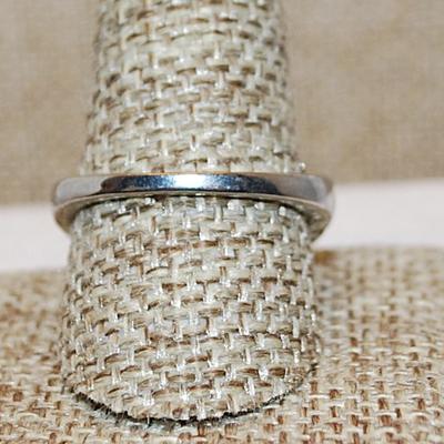 Size 10 Marked .925 "Puffy" AQUAMARINE Party Ring with a Single Main Clear Round Stone on a Silver Band (6.5g)