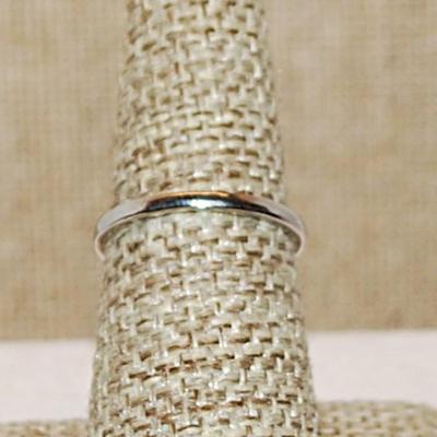 Size 7 Marked .925 "Marijuana" Leaf Ring on a Silver Band (2.3g)