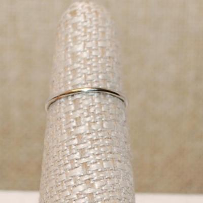 Size 6 Delicate CLEAR Rectangle Stone Ring with 2 Clear Round Stones Sides on a Silver Tone Band (0.8g)