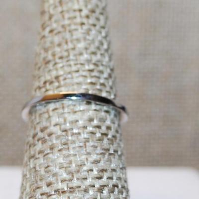 Size 6¾ Transparent Blue Stone Asscher Cut 4 Prong with Side Accents on a Silver Tone Band (1.4g)