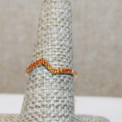 Size 7 Marked .925 Delicate ORANGE Stones Ring with a "V" Bend on a Silver-Filled Gold Colored Band (1.6g)